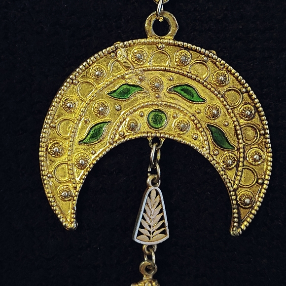 Women's 1960's Vintage Necklace. - Picture 2 of 2